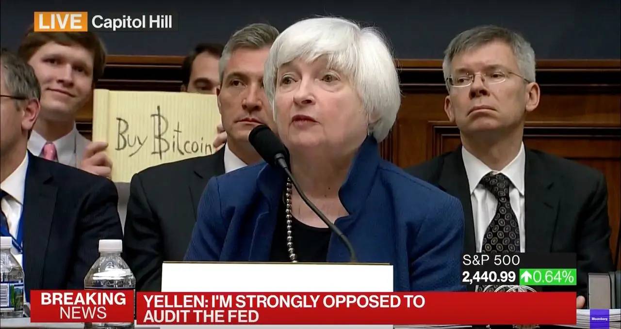 Papel escrito “compre Bitcoin” vai a leilão e tem conjuntura de R$ 700 milénio