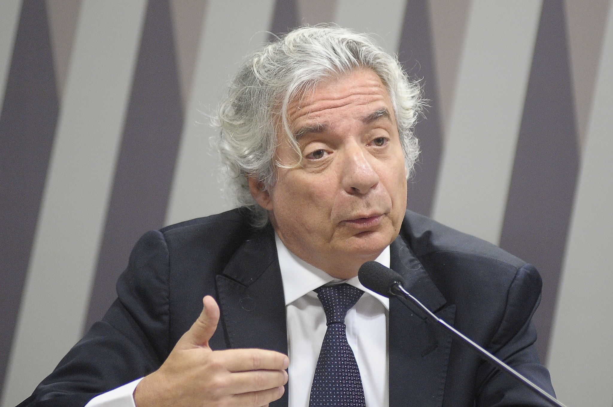 Petrobras aguenta “descaramento”, contudo pode bisar erros do pretérito, diz Adriano Pires