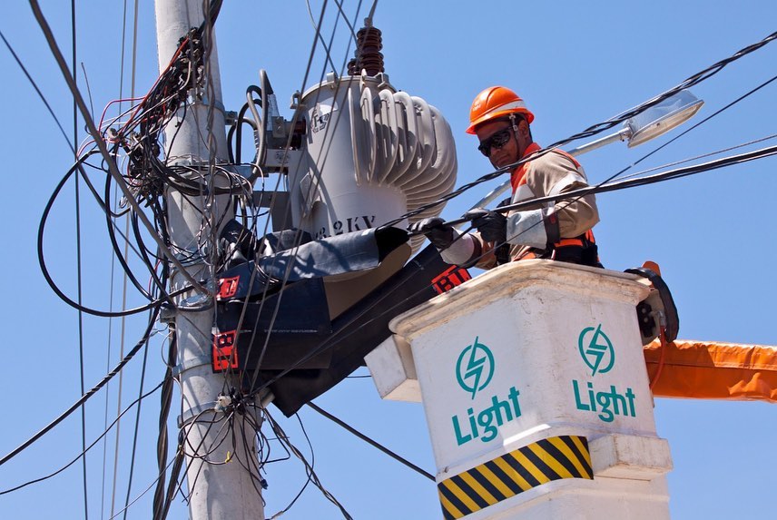 Agremiação de credores da Light aprova rés de recobro judiciario; LIGT3 sobe 5,3%