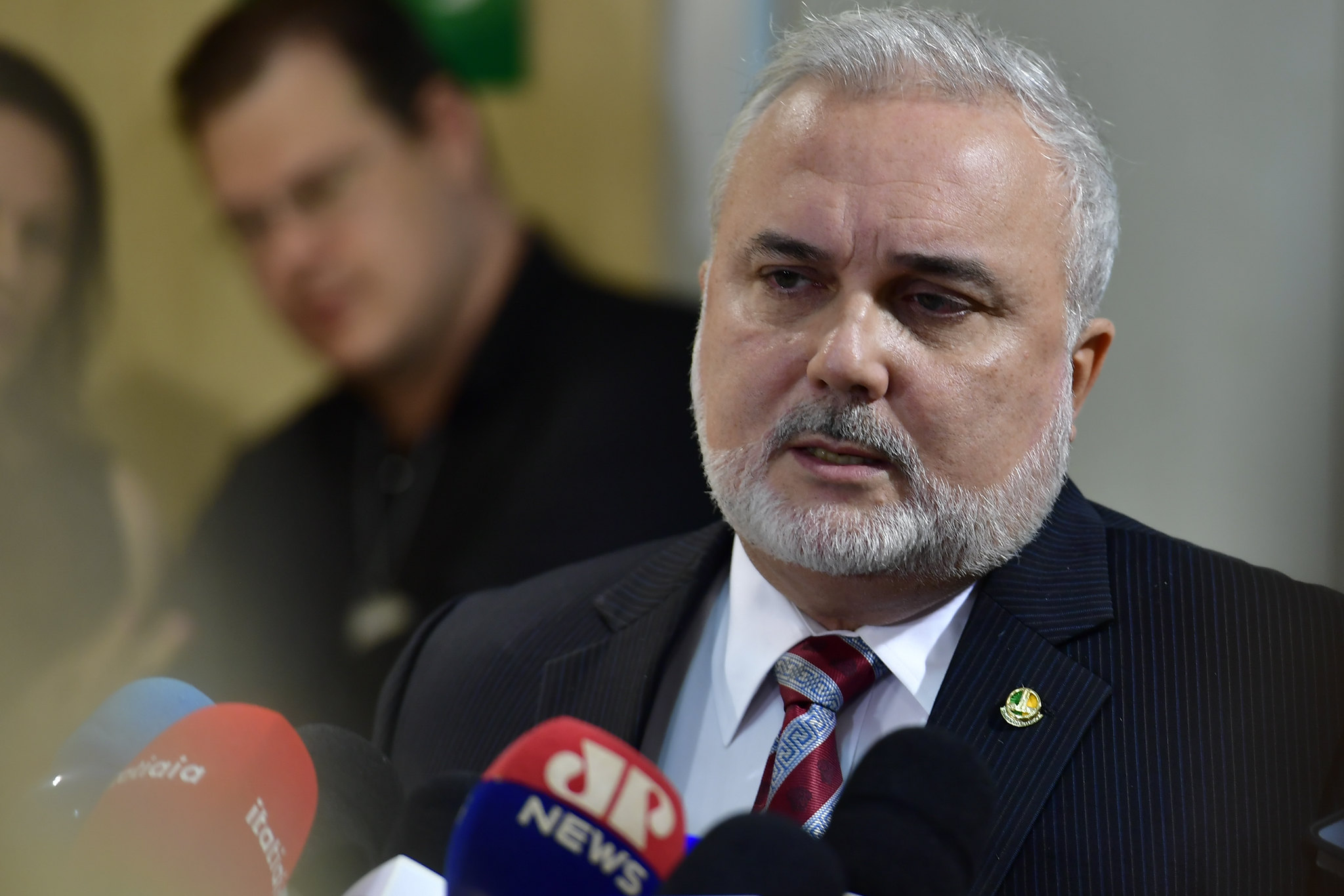 as falas de Prates em seguida ceder a Petrobras