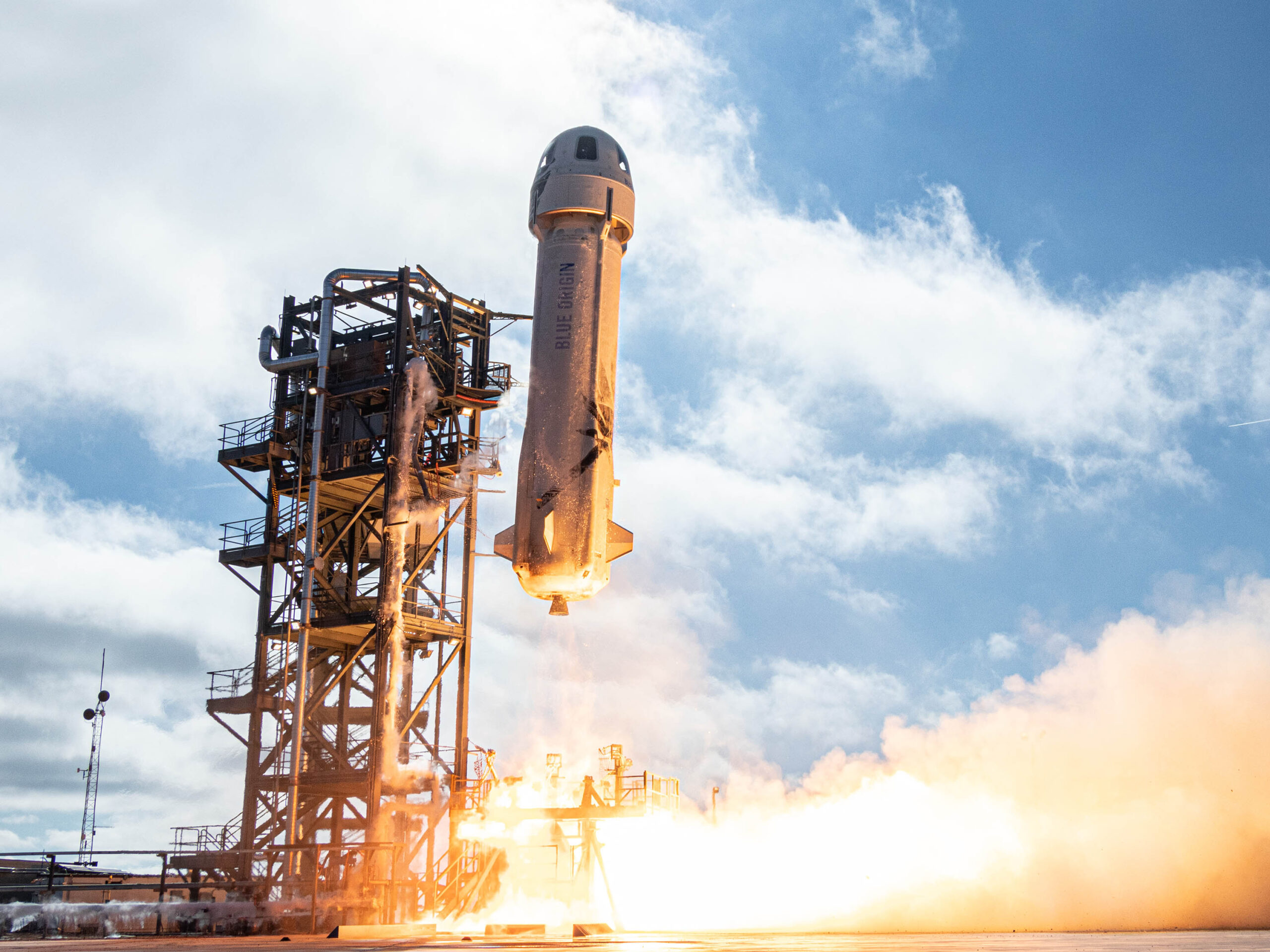 Blue Origin faz 1º voo suborbital com 6 tripulantes posteriormente falta de motor em 2022