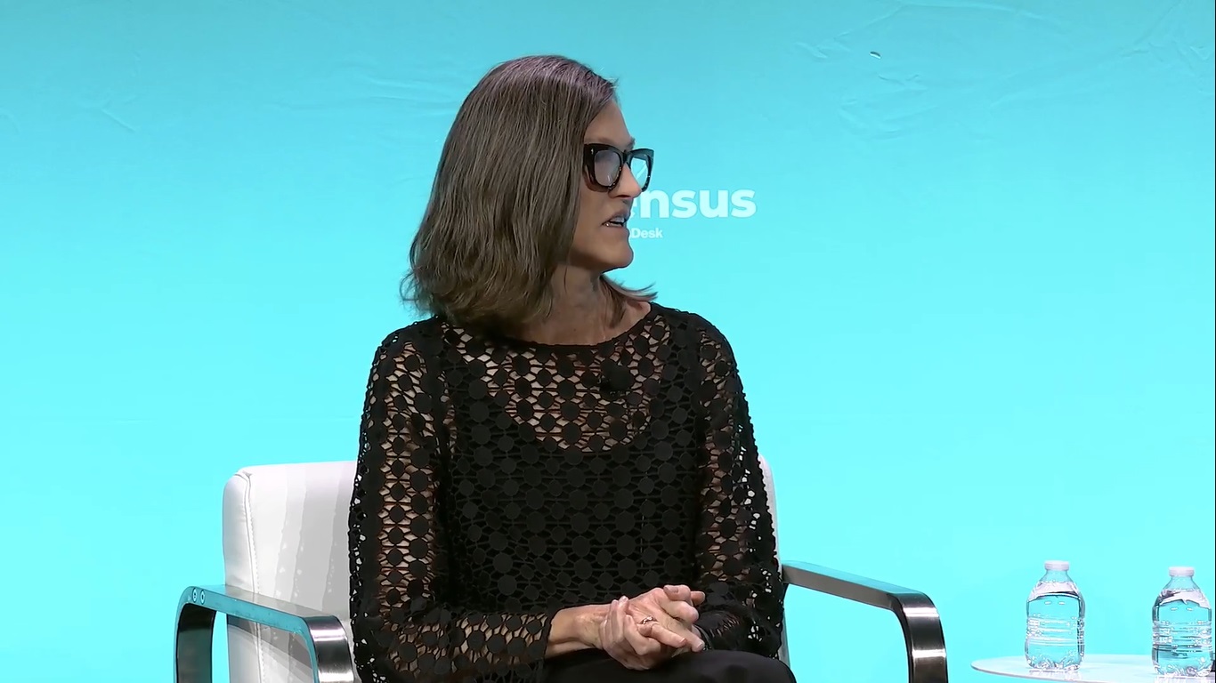 Corrida eleitoral nos EUA contou para aval a ETFs de Ethereum, diz Cathie Wood