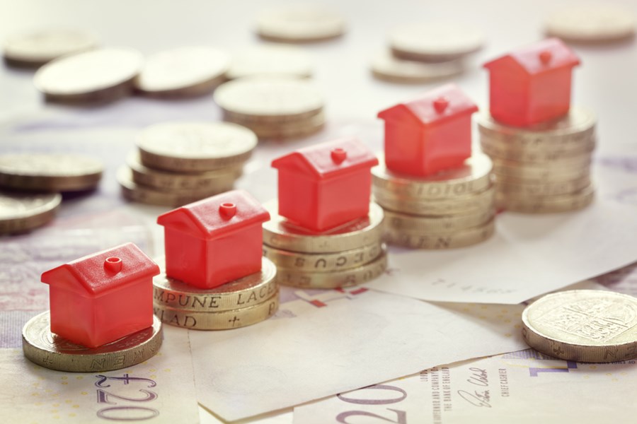 RECR11, MXRF11, HGLG11 e mais 56 FIIs pagam dividendos hoje; retornos chegam a 1,45%
