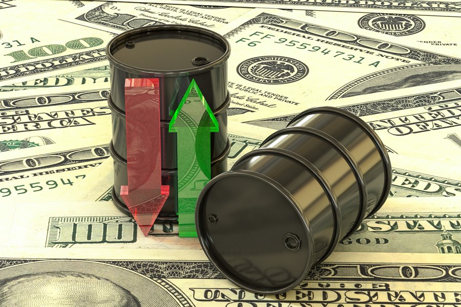 Petróleo cai antes da associação da Opep+ e fecha semana com prejuízo