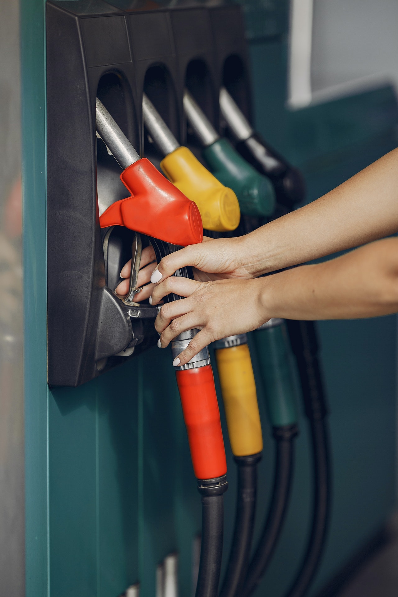 Gasolina e diesel tem ligeiro despenhadeiro e GLP fica uniforme na semana de 19 a 25 de maio Gasolina e diesel tem ligeiro despenhadeiro e GLP fica uniforme na semana de 19 a 25 de maio