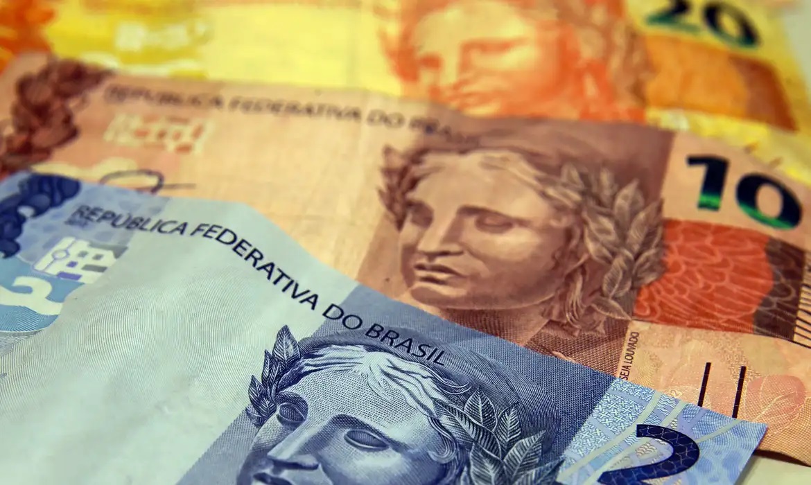 Brasileiros têm R$ 8,02 bilhões esquecidos em bancos; veja porquê manumitir