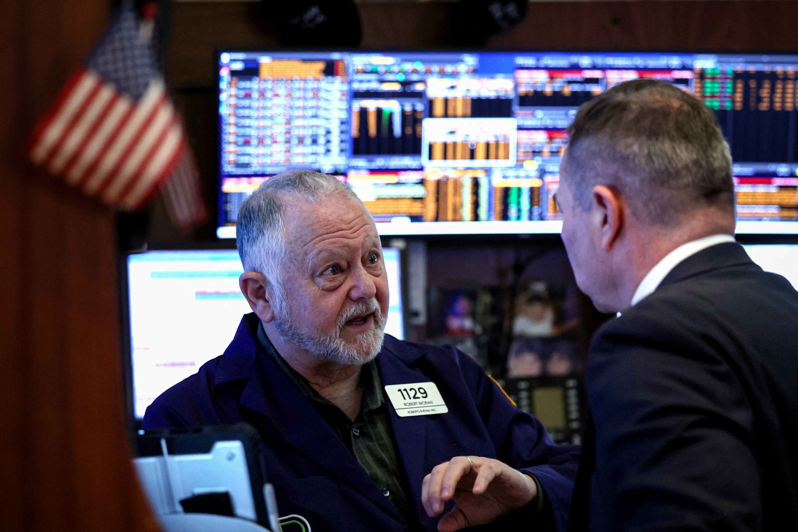S&P 500 e Nasdaq sobem com dados mais fracos do setor industrial