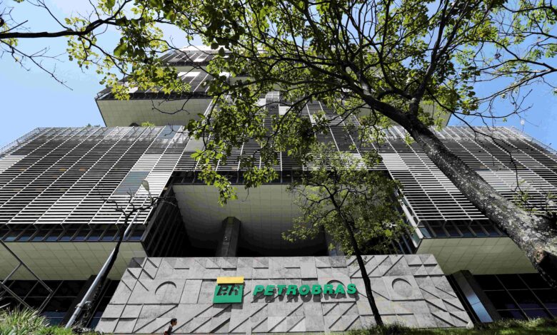 Petrobras conclui due diligence para recomprar refinaria de Mubadala, dizem fontes Petrobras conclui due diligence para recomprar refinaria de Mubadala, dizem fontes